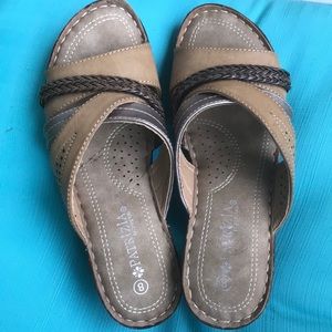 patrizia by spring step cutiquin wedge sandal